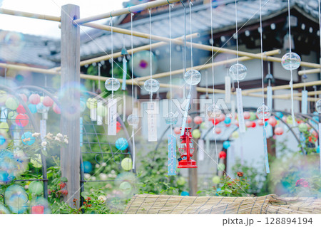 奈良のおふさ観音の美しい風鈴 奈良のおふさ観音の美しい風鈴 128894194