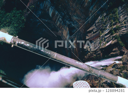 ベネズエラ・ギアナ高地 アンヘルの滝15 ベネズエラ・ギアナ高地 アンヘルの滝15 128894281