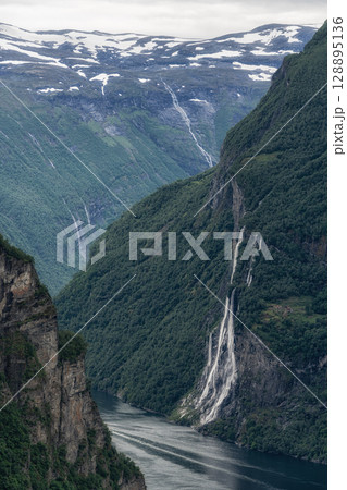 Geiranger fjord Ornesvingen Viewpoint Geiranger fjord Ornesvingen Viewpoint 128895136