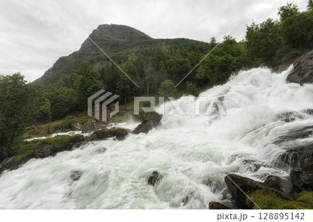 Fossevandring Waterfall Walk Fossevandring Waterfall Walk 128895142