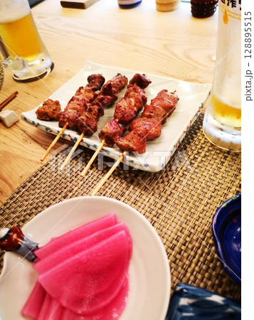 居酒屋の京むらさき大根千枚漬けと焼鳥 128895515