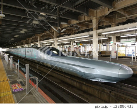 大宮駅に停車中の新幹線高速試験車両ALFA-X 128896433