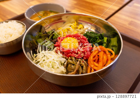 Korean traditional food. Beef Tartare Bibimbap 128897721
