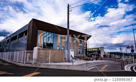 JR大館駅　駅なか交流センター　秋田県　駅舎　鉄道　旅行　秋田犬 128898367