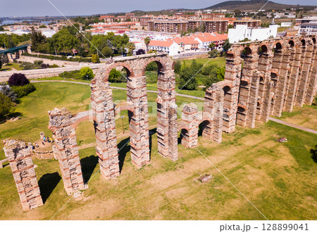 Aqueduct of the Miracles in Merida, panoramic aerial view Aqueduct of the Miracles in Merida, panoramic aerial view 128899041