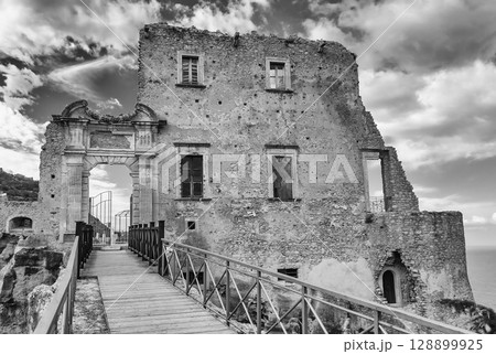 Ruins of an old castle in south of Italy Ruins of an old castle in south of Italy 128899925