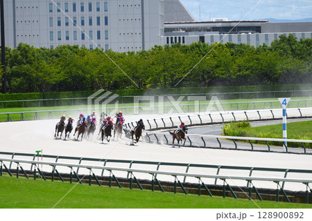 真夏の中京 熱いダートレース 真夏の中京 熱いダートレース 128900892
