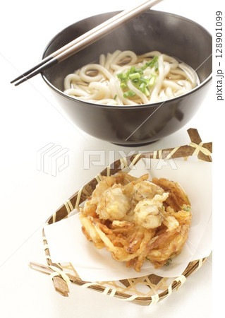 かき揚げうどん かき揚げうどん 128901099