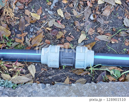 Plastic fastening for the garden watering hoses. 128901510