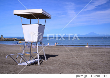 夏の湘南・葉山森戸海岸 夏の湘南・葉山森戸海岸 128901916