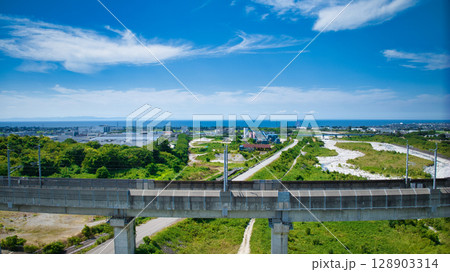 夏の富山県滑川市周辺の様子 128903314