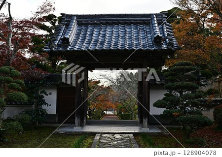 三寳寺の紅葉 三寳寺の紅葉 128904078