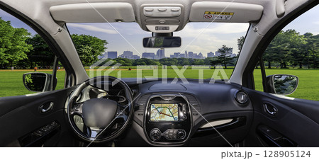 Car windshield view of Central Park, Manhattan, New York, USA Car windshield view of Central Park, Manhattan, New York, USA 128905124