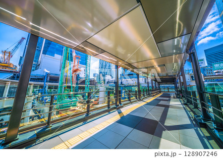 日本の東京都市景観7月26日。猛烈な暑さ…巨大重機がズラリ…さよなら渋谷駅西口。本格的な工事へ 日本の東京都市景観7月26日。猛烈な暑さ…巨大重機がズラリ…さよなら渋谷駅西口。本格的な工事へ 128907246