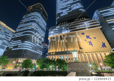 大阪中之島の夜景 (大阪府大阪市北区) 128909413