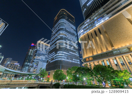 大阪中之島の夜景 (大阪府大阪市北区) 128909415