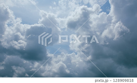 Dynamic Cloudscapes Captured in Stunning Detail with Extraordinary Visual Depth and Beauty 128909818