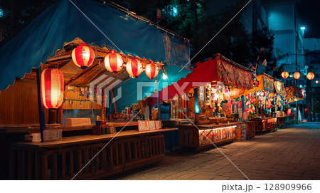 伝統的な日本の夏祭りのイメージ02 128909966