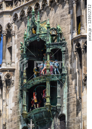 Glockenspiel, large mechanical clock on New Town Hall, Neues Rathaus, on Marienplatz square in Munich in Bavaria, Germany Glockenspiel, large mechanical clock on New Town Hall, Neues Rathaus, on Marienplatz square in Munich in Bavaria, Germany 128912712