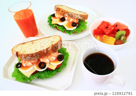 ヘルシーな朝食 128912791
