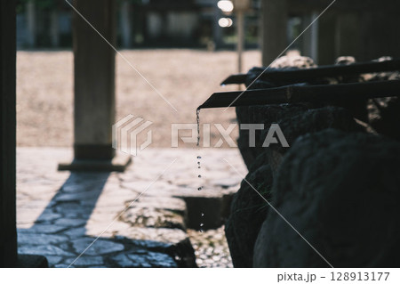 [長岡天満宮]京都　竹製の手水舎 128913177