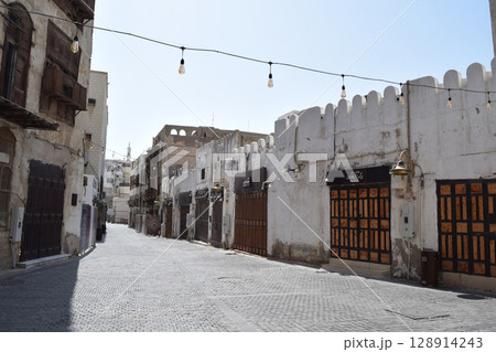 サウジアラビア・ジッダ歴史地区 アル・バラドの街並み 128914243