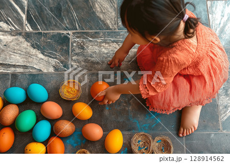 Children's Easter egg competition highlights joy and creativity on Easter Sunday 128914562