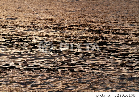 輝く海 輝く海 128916179