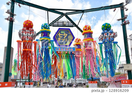 真清田神社前広場の七夕飾り 真清田神社前広場の七夕飾り 128916209
