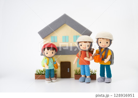 あみぐるみ人形　防災・避難訓練 128916951