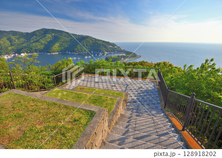 中部地方・伊豆半島・出逢い岬・整備された園内と、戸田港を一望する展望台・静岡県沼津市戸田(3) 中部地方・伊豆半島・出逢い岬・整備された園内と、戸田港を一望する展望台・静岡県沼津市戸田(3) 128918202