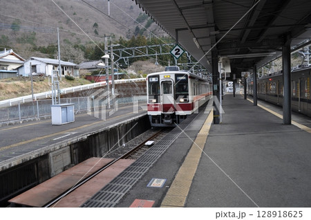 野岩鉄道会津鬼怒川線・東武鉄道鬼怒川線 新藤原駅 野岩鉄道会津鬼怒川線・東武鉄道鬼怒川線 新藤原駅 128918625