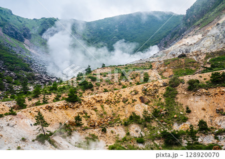 伽藍岳噴火口跡【大分県由布市】 128920070