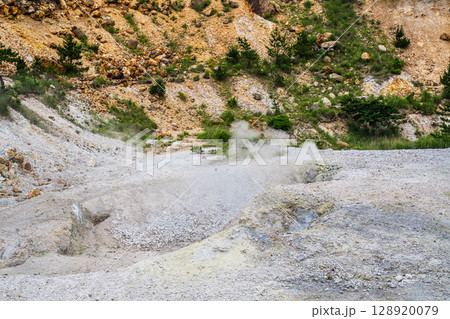 伽藍岳噴火口跡【大分県由布市】 128920079