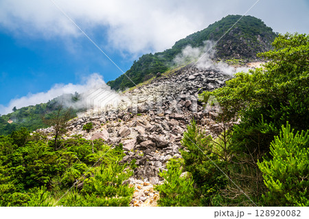 伽藍岳噴火口跡【大分県由布市】 128920082