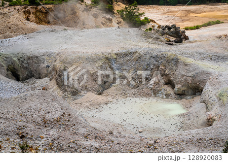 伽藍岳噴火口跡【大分県由布市】 128920083
