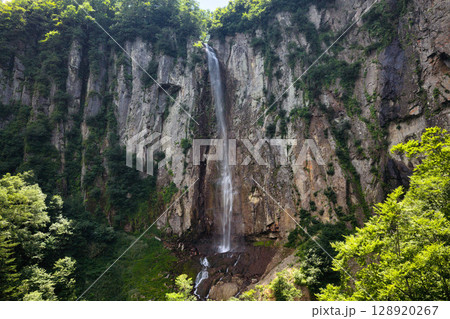 米子大瀑布　不動滝　長野県須坂市（ドローンによる空撮） 128920267