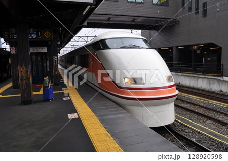 東武鉄道日光線・鬼怒川線 下今市駅 東武鉄道日光線・鬼怒川線 下今市駅 128920598