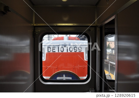 東武鉄道日光線・鬼怒川線　下今市駅 128920615