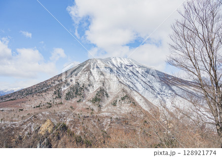 栃木　男体山（明智平展望台から） 128921774