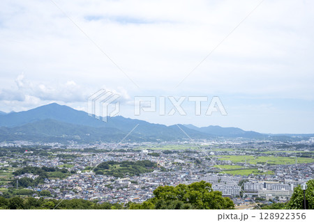 夏の湘南平からの眺め 平塚市 伊勢原市 7月 128922356