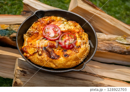 ピッツア　Make homemade pizza outdoors in the oven 128922703