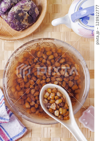 Mung bean sweet soup Mung bean sweet soup 128922777