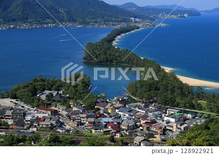 天橋立付近を走る京都丹後鉄道 128922921