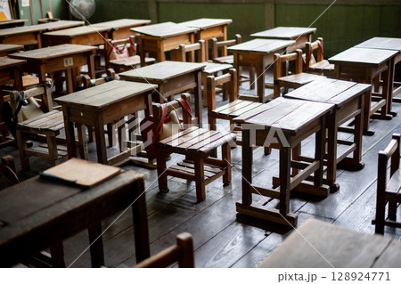 懐かしい昭和の教室 懐かしい昭和の教室 128924771