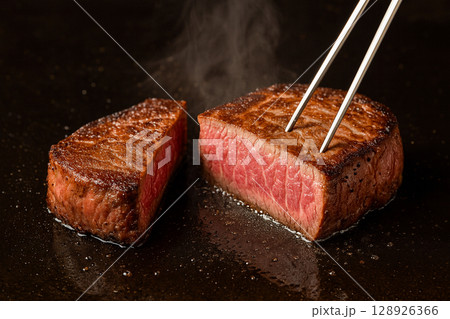 ステーキ 128926366