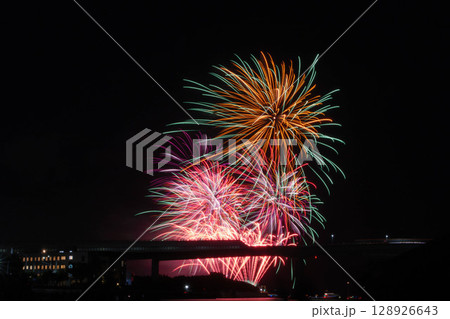 兵庫県芦屋市の芦屋サマーカーニバルの花火 128926643