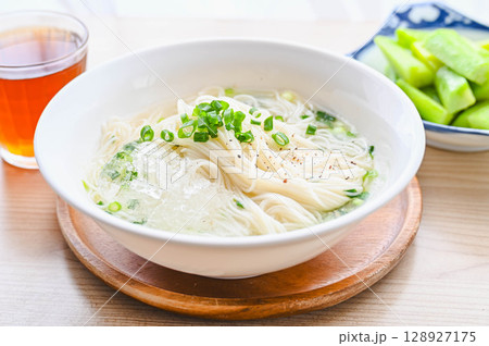 冷やし塩そうめん 128927175