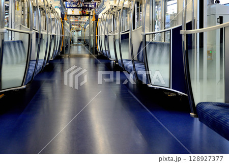 千代田線16000系 車内 千代田線16000系 車内 128927377