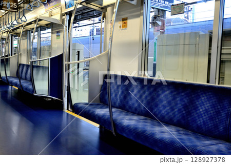 千代田線16000系 車内 千代田線16000系 車内 128927378